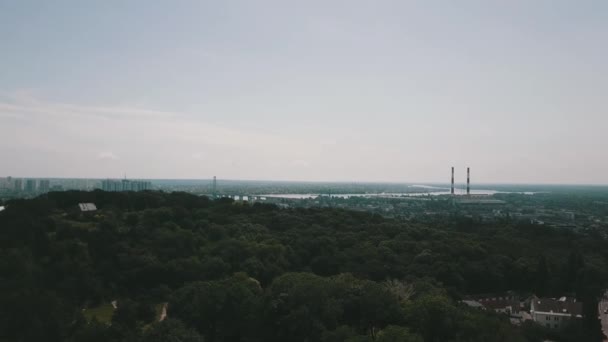 Aerial survey, Kyiv Ukraine, Dnipro river, bridges across the river — 图库视频影像