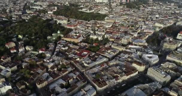 Luchtfoto 's. Old City Lviv, Oekraïne. Stadhuis, Ratush — Stockvideo