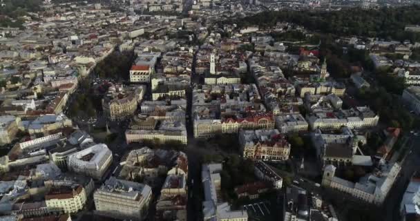 Luchtfoto 's. Old City Lviv, Oekraïne. Stadhuis, Ratush — Stockvideo