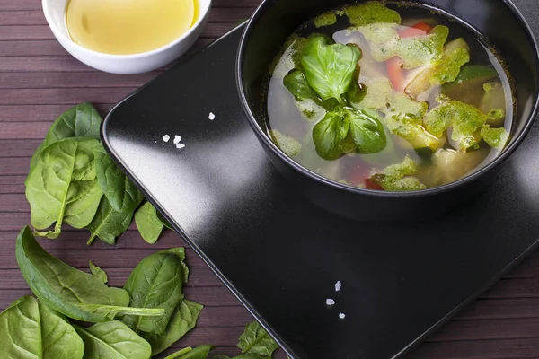 Тосканський овочевий суп з песто з базиліком — стокове фото