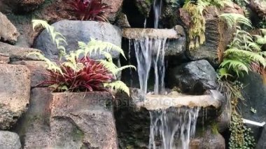 Bahçe gölet Şelalesi