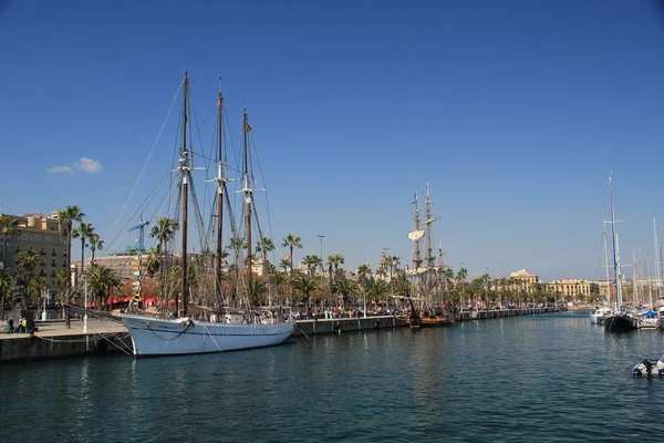 Beau Bateau Espagnol Vue Sur Ville Images De Stock Libres De Droits