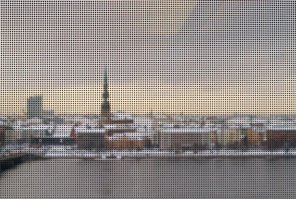 Noktalı bir cam ile Old Riga