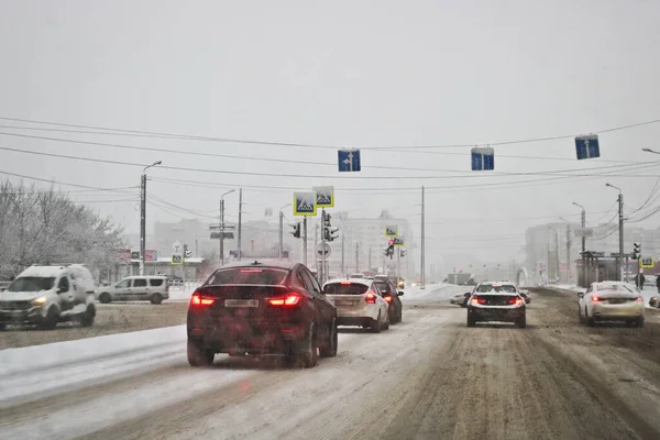 Vista Dal Finestrino Dell Auto Durante Pioggia Neve Bagnata Scarsa — Foto Stock