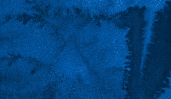 经典的蓝色水彩画背景 有撕破的笔划和不均匀的污迹 模板和图样的深蓝色背景 — 图库照片