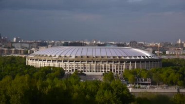 Luzhniki Stadı için serçe dağlı görüntüleyin. Moskova, Rusya. 23 Mayıs 2017 çekim. Gerçek zamanlı olarak çekim.