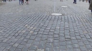 İşçinin Saat Kulesi, Moskova Kremlin, Kızıl meydan. Dikey panorama steadicam ile mavi gökten. Tarihi 18 Haziran 2017
