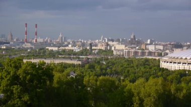 Serçe dağlı, Moskova, Rusya görüntüleyin. 23 Mayıs 2017 çekim. Statik kamera.