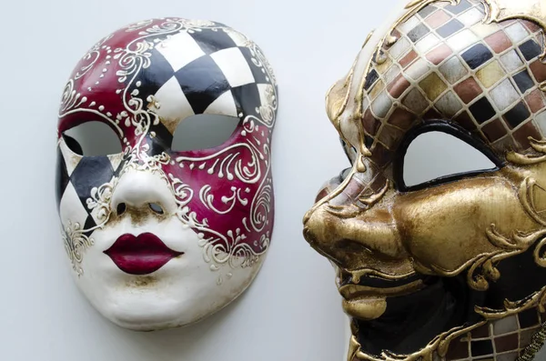 Dos máscaras de carnaval veneciano — Foto de Stock