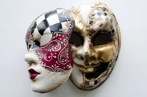 Duas máscaras de carnaval venezianas — Fotografia de Stock