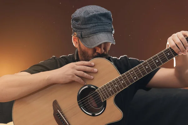 Portrait of handsome young songwriter. — Stock Photo, Image