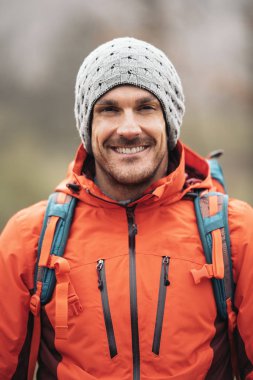 Doğa genç Backpacker zevk.