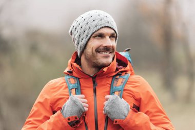 Doğa genç Backpacker zevk.