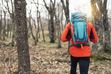 Doğa genç Backpacker zevk.