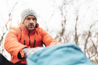 Doğa genç Backpacker zevk.