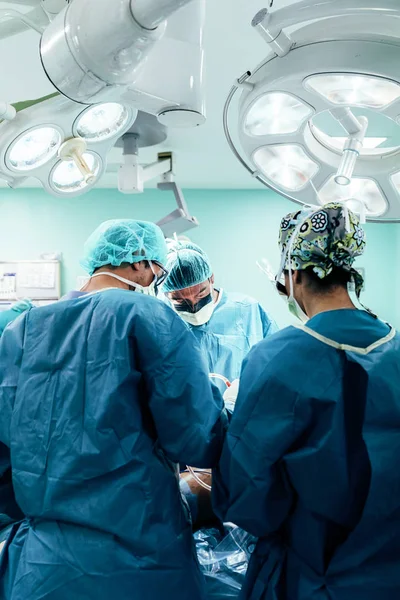 Team of Surgeons Operating. — Stock Photo, Image