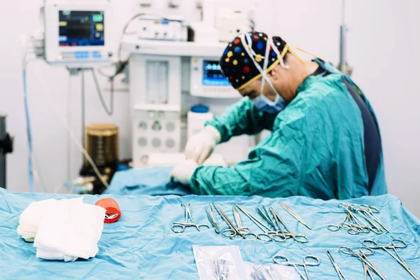 Cirurgião Operando no Hospital . — Fotografia de Stock