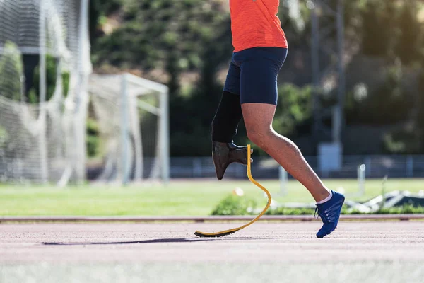 Detailní záběr postižený člověk sportovec protéza nohy. — Stock fotografie