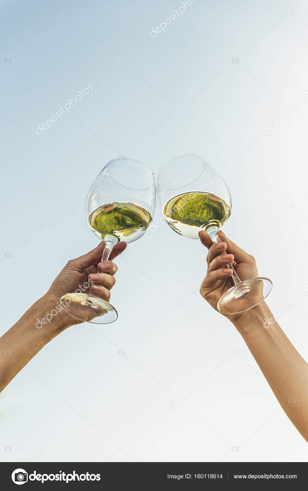 乾杯写真素材 ロイヤリティフリー乾杯画像 Depositphotos