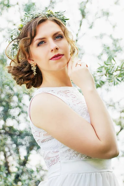 Jovem linda recém-casada. Casamento . — Fotografia de Stock