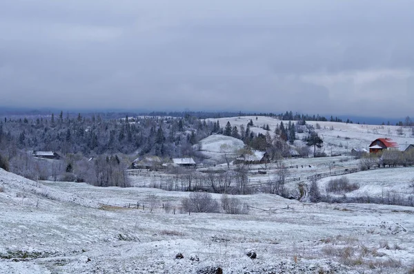 Mountain View Covered Snow Blue Sky White Clouds Frosty Winter — Stock Photo, Image