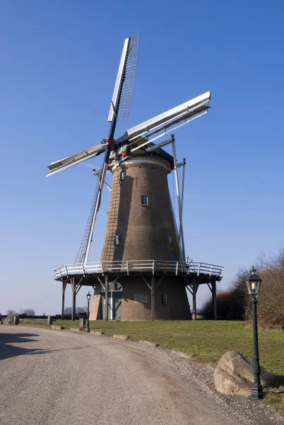 Hollandsche väderkvarn nära Neede — Stockfoto