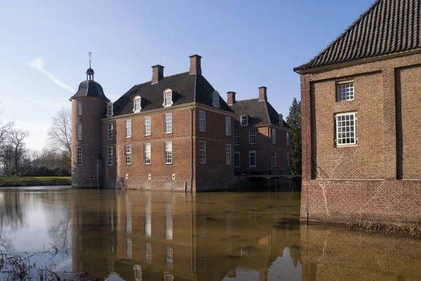 Doetinchem yakınındaki Slangenburg Kalesi