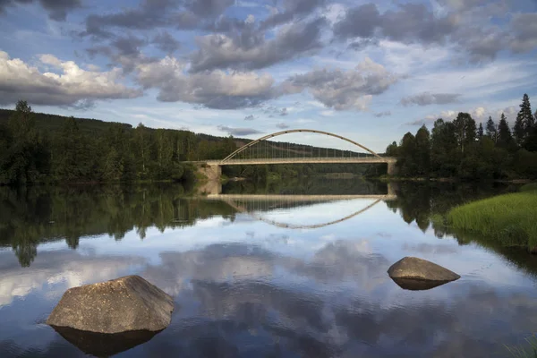 Klaralven Nehri üzerinde köprü