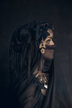 Doğu kadın Prenses kostüm kavramsal portre