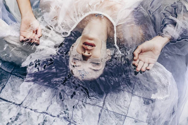Fashion Shot Beautiful Woman Fabric Posing Water — Stock Photo, Image