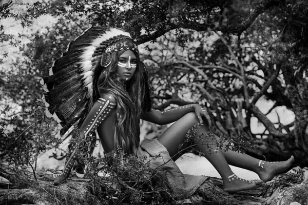 Beautiful Woman Primitive Indian Hunter Concept — Stock Photo, Image