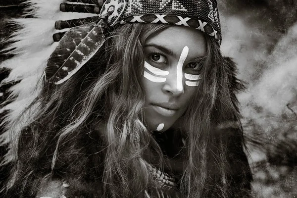 Beautiful Woman Primitive Indian Hunter Concept — Stock Photo, Image