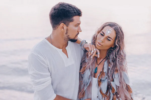 Belo Jovem Casal Praia Juntos — Fotografia de Stock