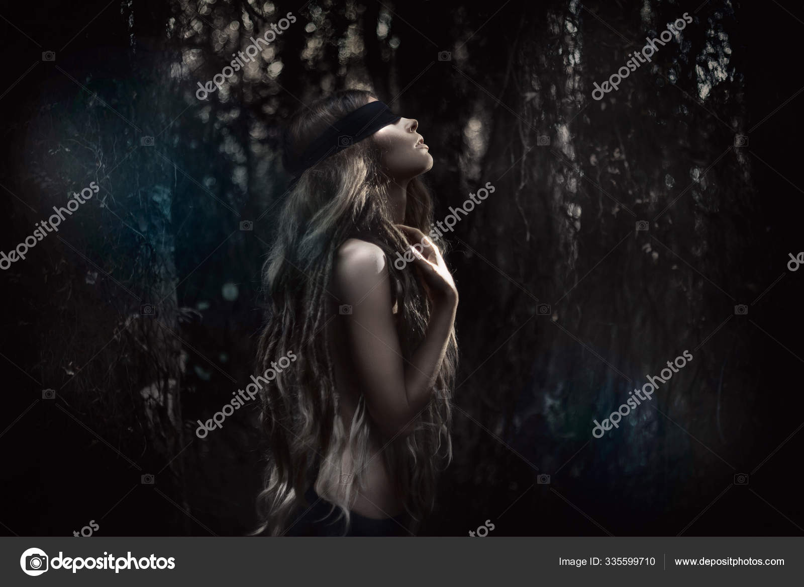 Young woman blindfolded blindfold hi-res stock photography and images -  Page 3 - Alamy