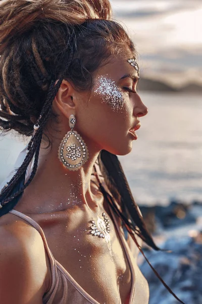 Beautiful Majestic Bohemian Style Woman Posing Beach Sunset — Stock Photo, Image