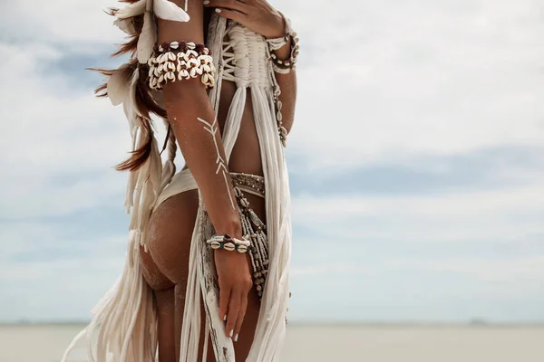 Cropped Image Wild Boho Woman Native American Style White Clothes — 스톡 사진