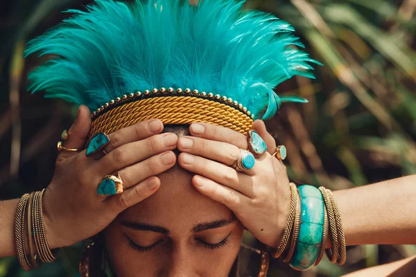 Close Woman Costume Indian Tribal Mask — Stock Photo, Image