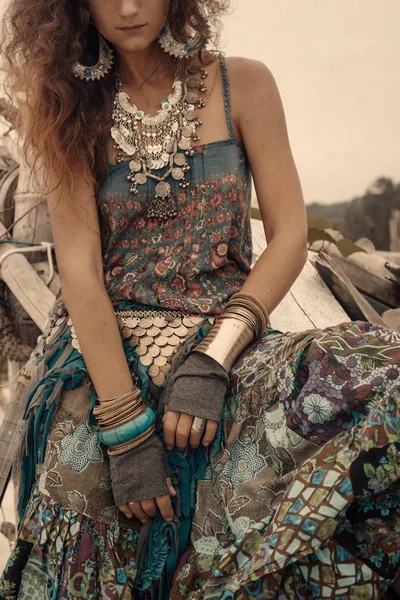 Atraente Jovem Hippie Mulher Retrato — Fotografia de Stock