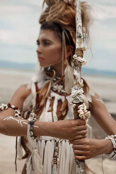 Attractive Wild Boho Woman Native American Style White Clothes Posing — 스톡 사진