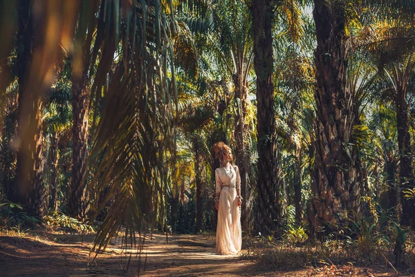 Mode Femme Boho Fond Tropical Naturel — Photo