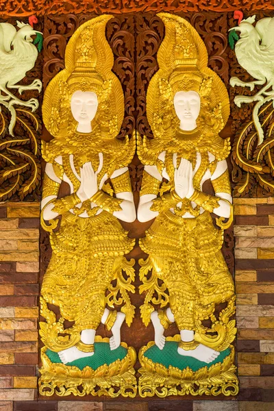 Thailändsk traditionell snidade gudinna. — Stockfoto