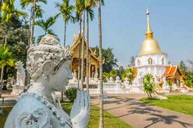 Tanrıça heykelinin Budist tapınağı