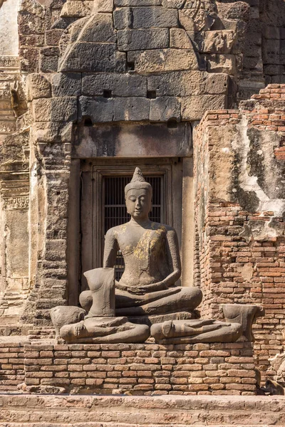 Immagine di Buddha in rovina antica . — Foto Stock