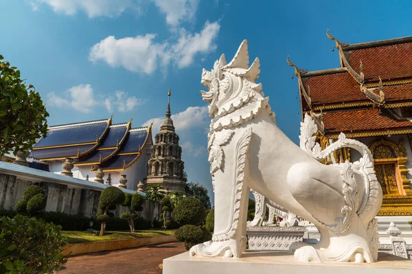 タイの伝統的なおとぎ話のライオン — ストック写真