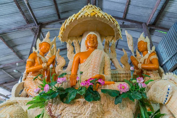 Imagem de Buda com deusas da literatura tailandesa — Fotografia de Stock