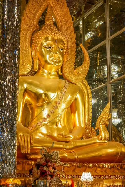 Golden Buddha image in church decorated with glass — Stock Photo, Image