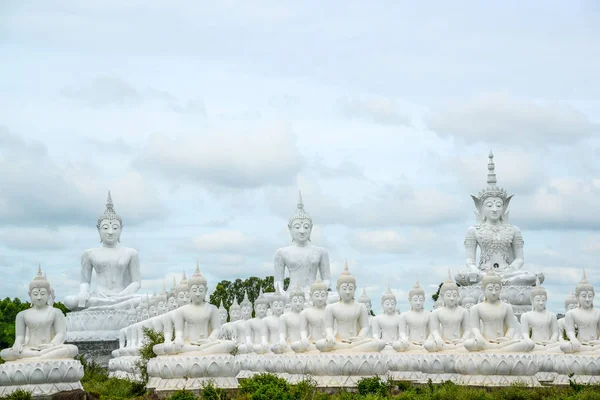 Groep van witte Boeddha beeld — Stockfoto