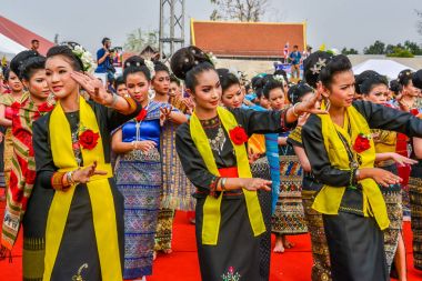 Tay kuzeydoğu geleneksel dans
