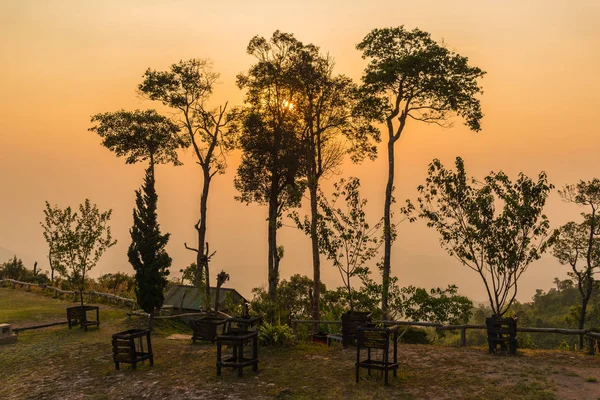 Sunrise in nationale park van Thailand — Stockfoto