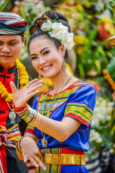 Thai northeastern Phutai dancer. — Stock Photo, Image